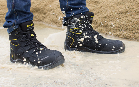 safety shoes water resistant